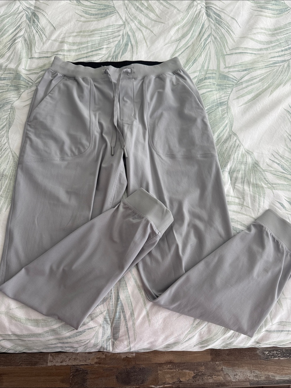 Men's Lululemon Gray Jogger Pants - Casual Comfort